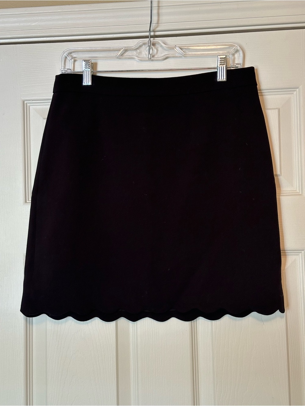 Scalloped hem loft skirt